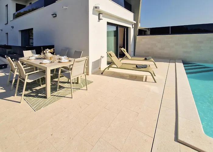Villa Mandre Hills I Ferienhaus Mandre